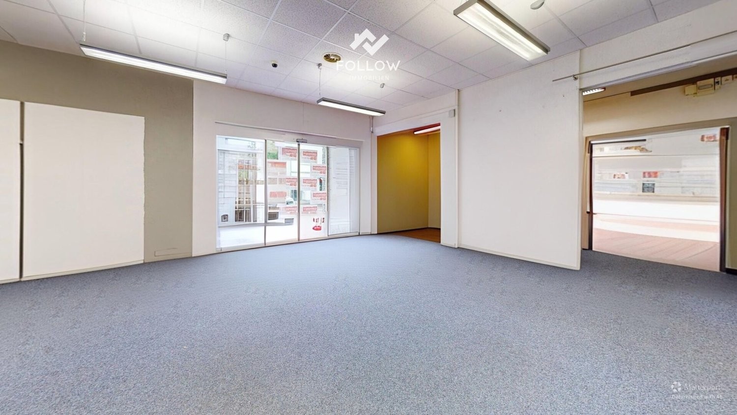 374m² de commerce
