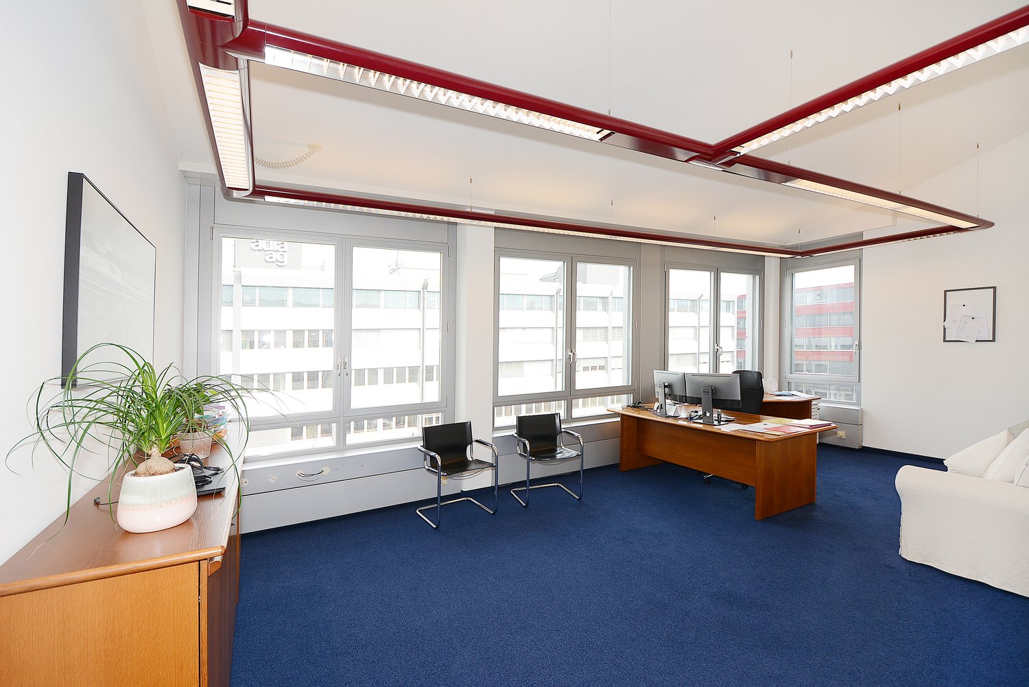 773m² bureau