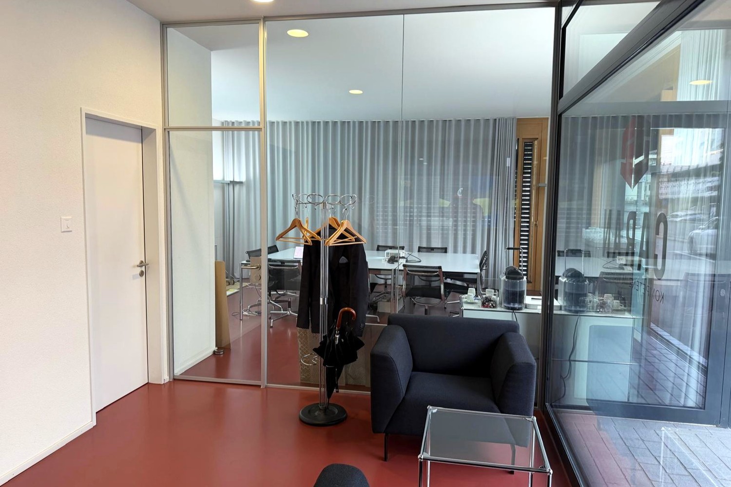 412-585m² office, photo 3 of 9