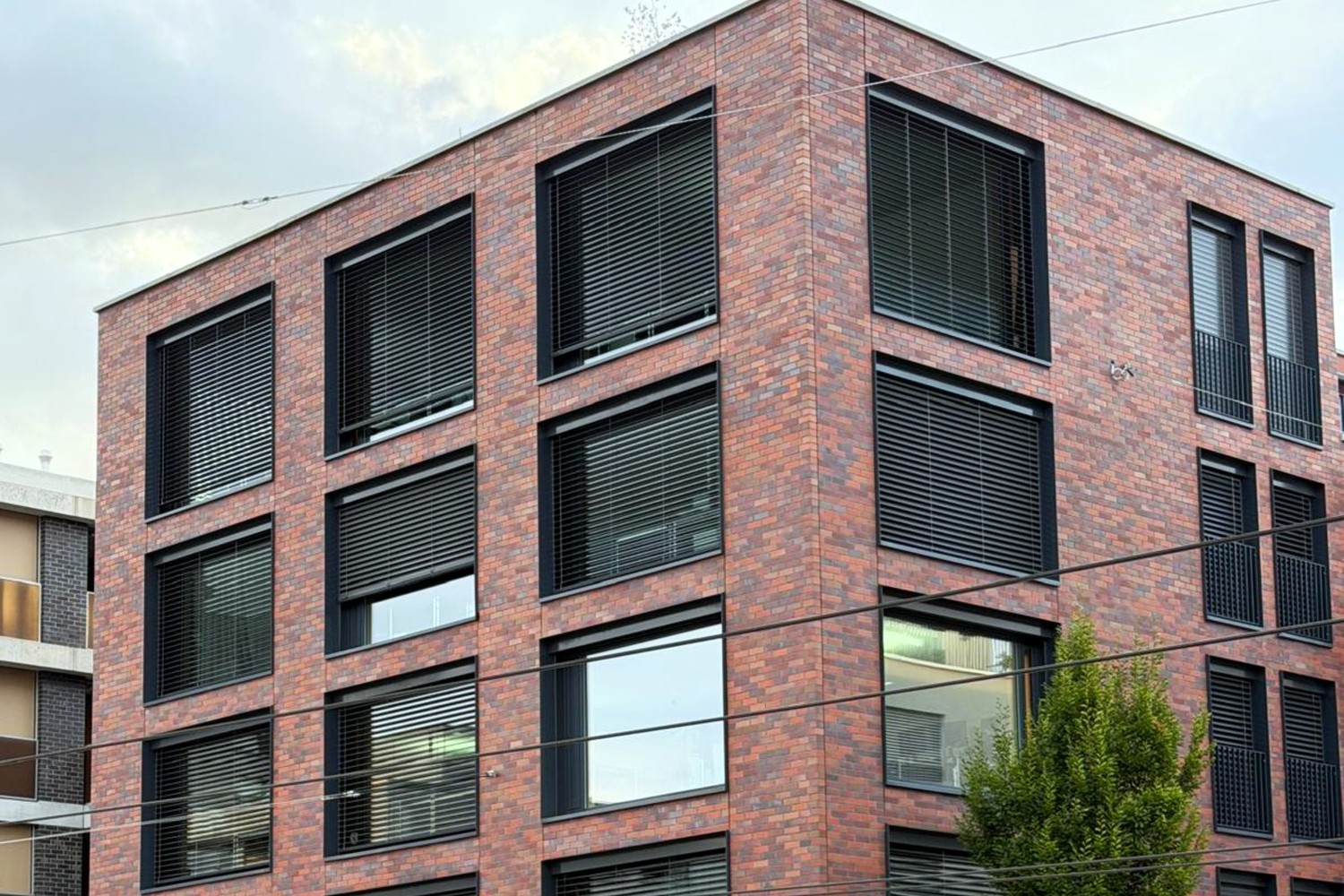 412-585m² office, photo 2 of 9