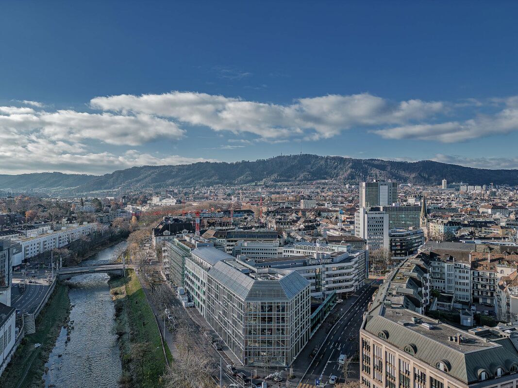864m² office, photo 1 of 8