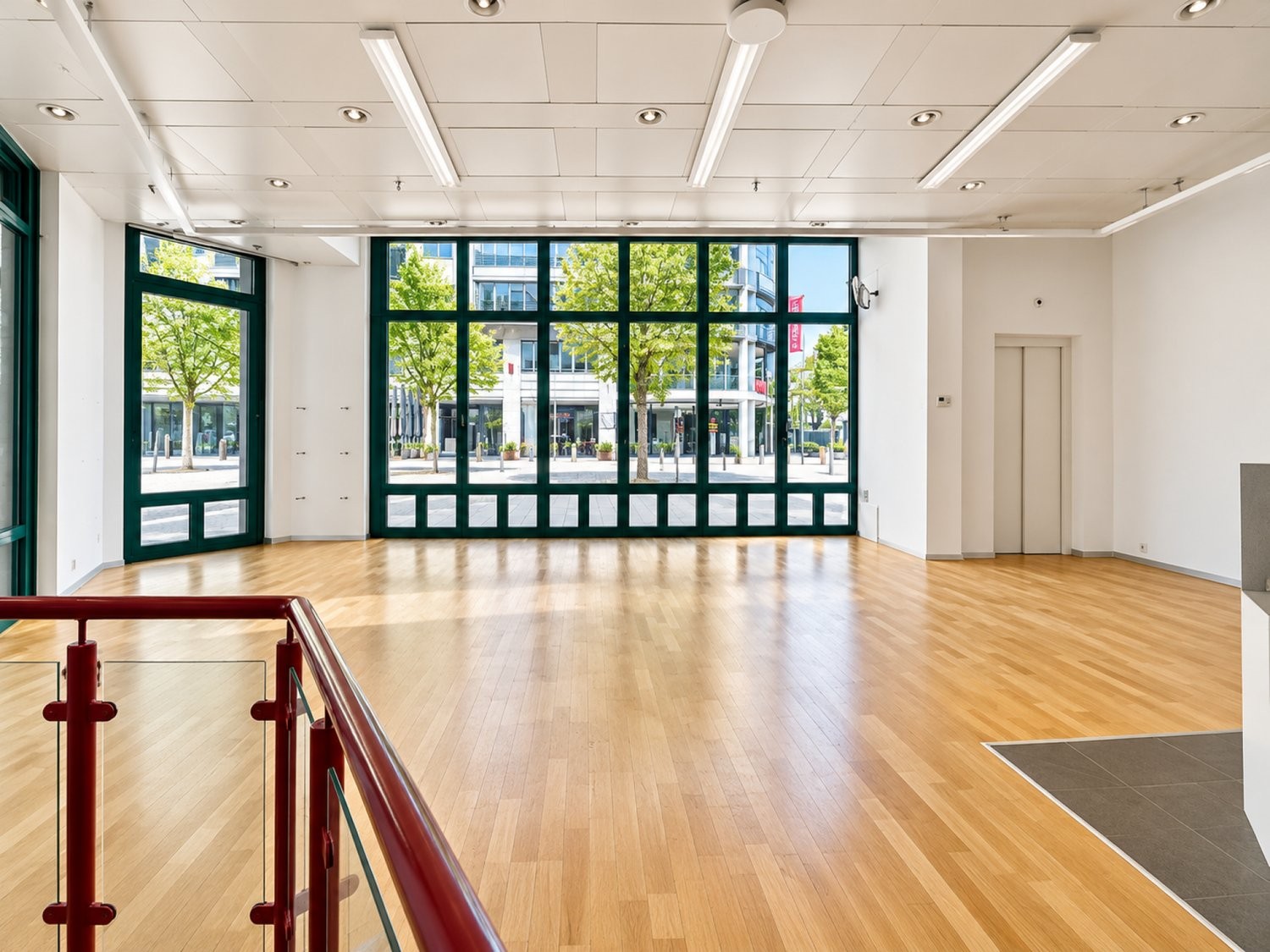 Office, photo 4 of 5