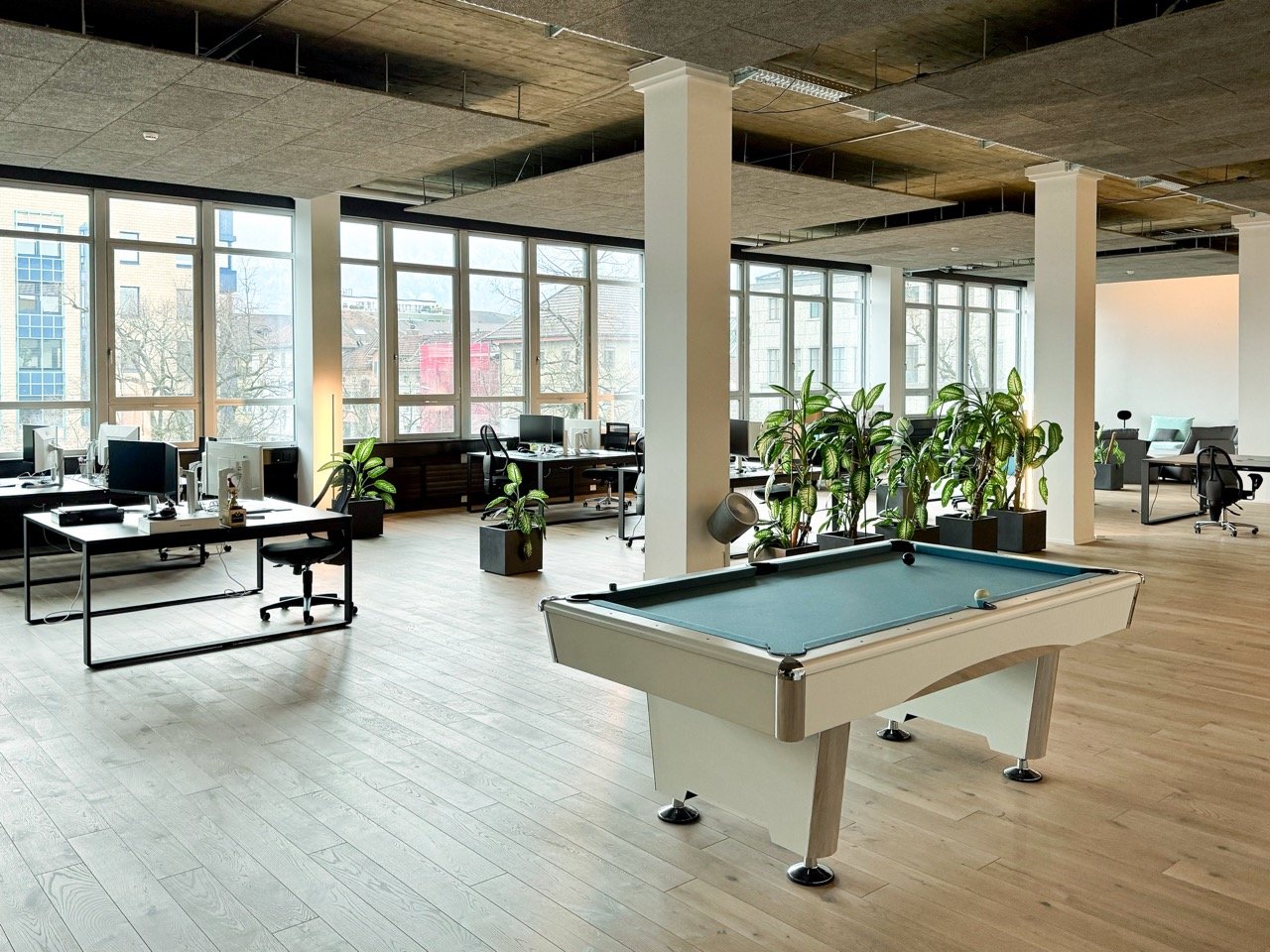 400m² office, photo 1 of 7