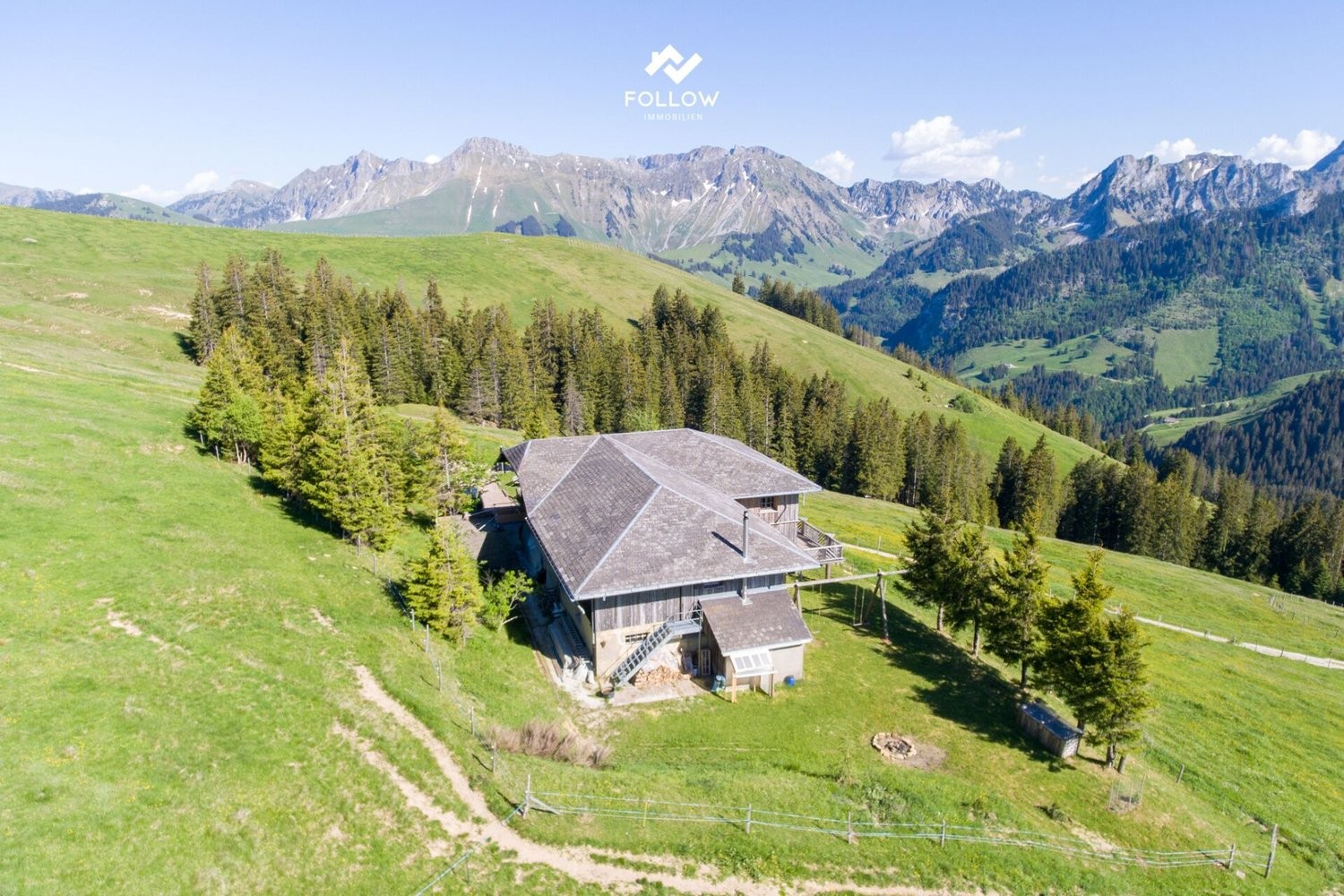 676m² mountain farm, photo 2 of 10
