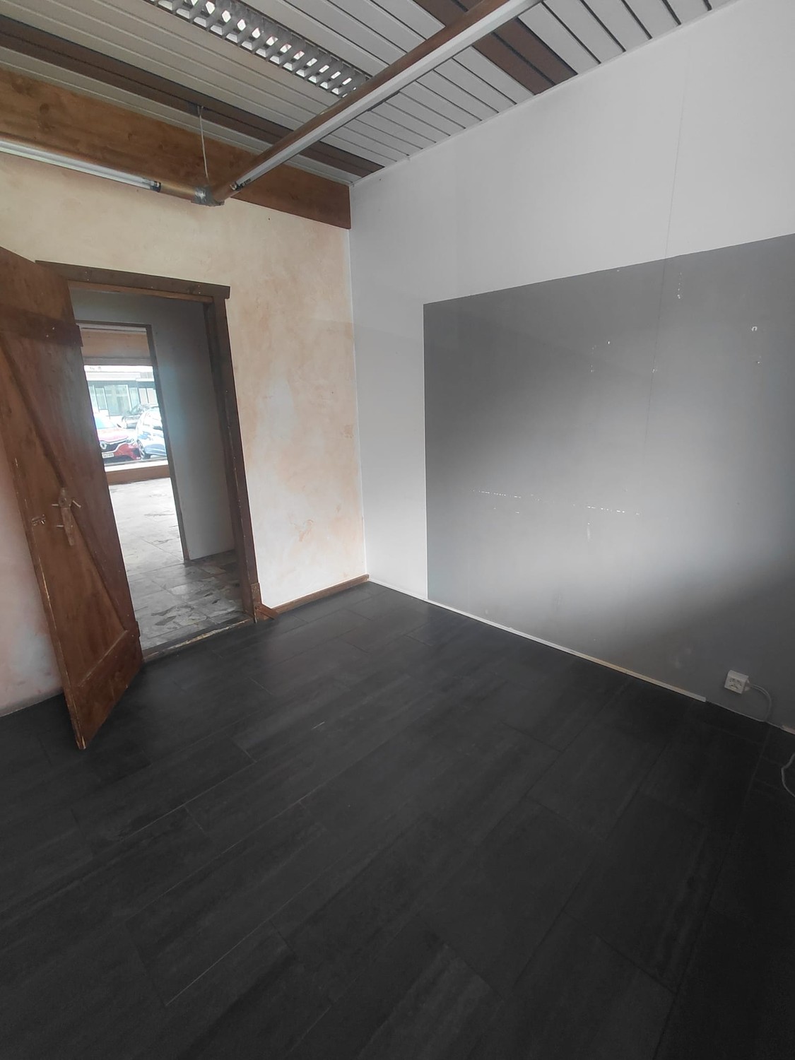 Commercial, photo 4 of 7