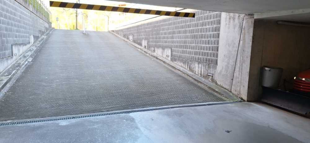Underground slot, photo 3 of 5