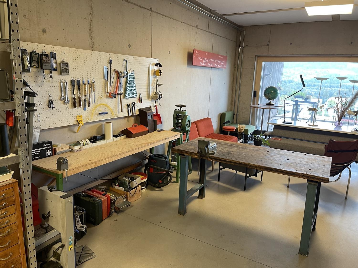 80m² commercial