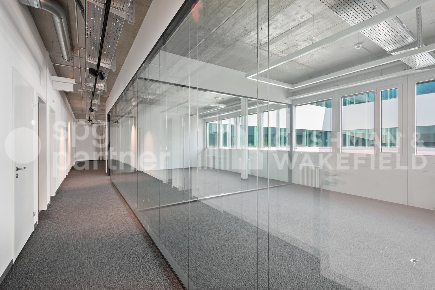 150m² office