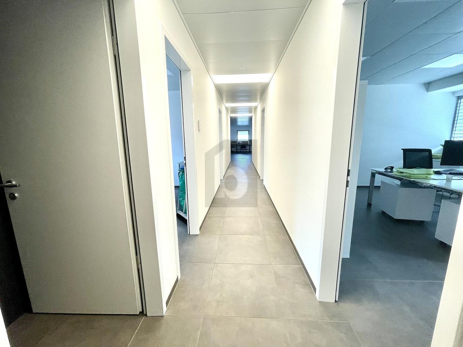 Office, photo 3 of 4
