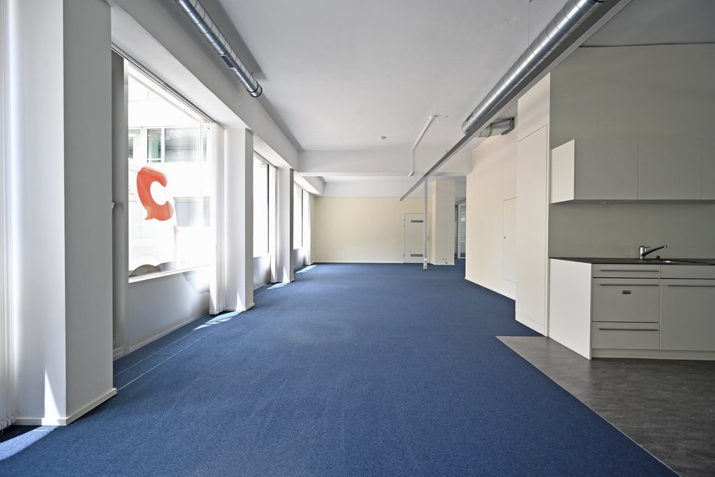 242m² office, photo 6 of 8