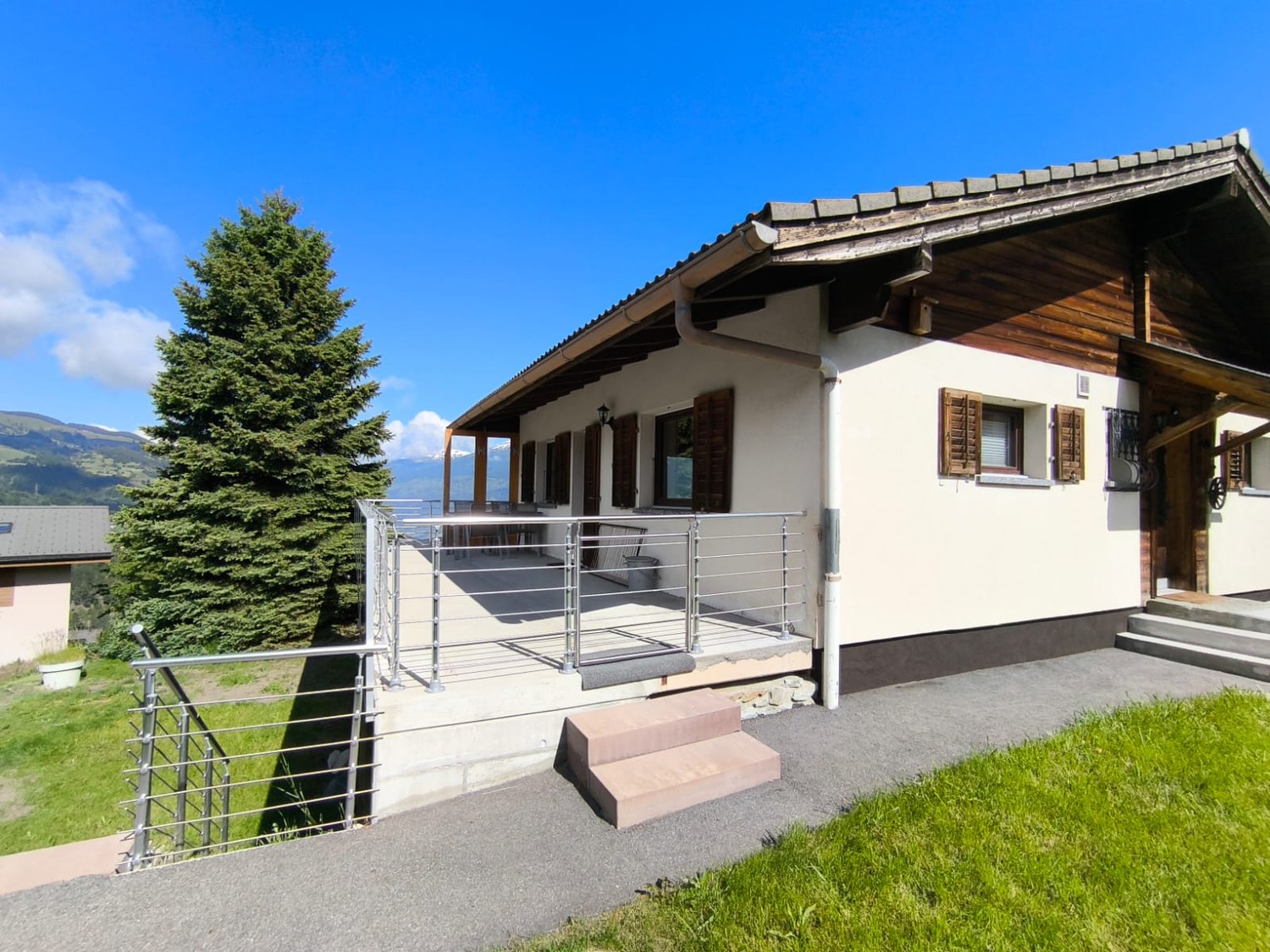 7 pièces maison individuelle, photo 2 sur 9
