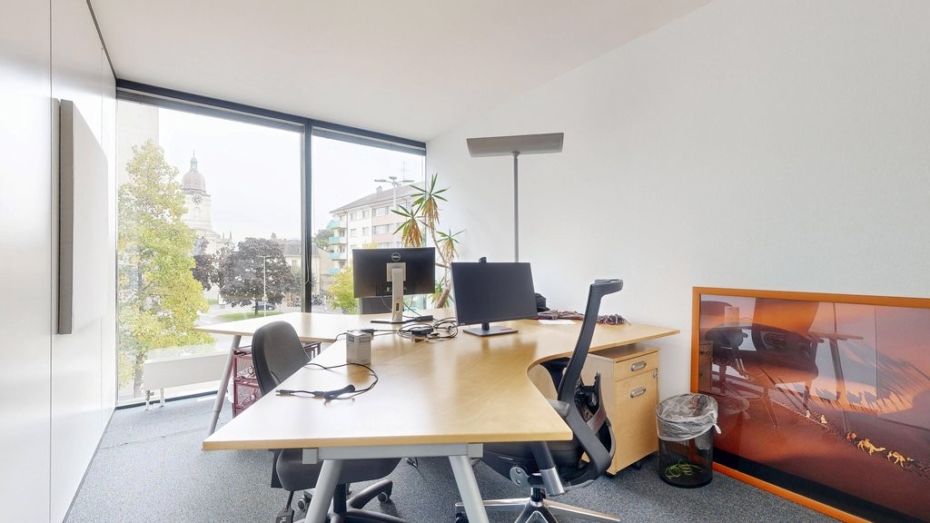 232m² office, photo 3 of 9