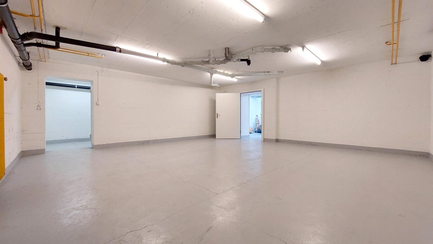 111m² storage room, Foto 1 von 7