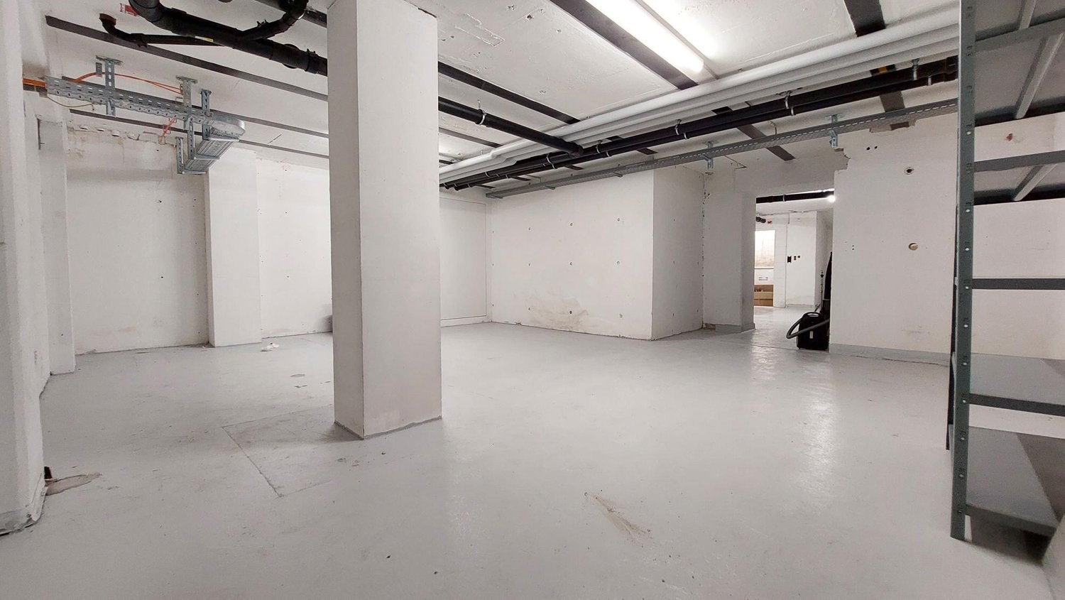 111m² storage room, Foto 4 von 7
