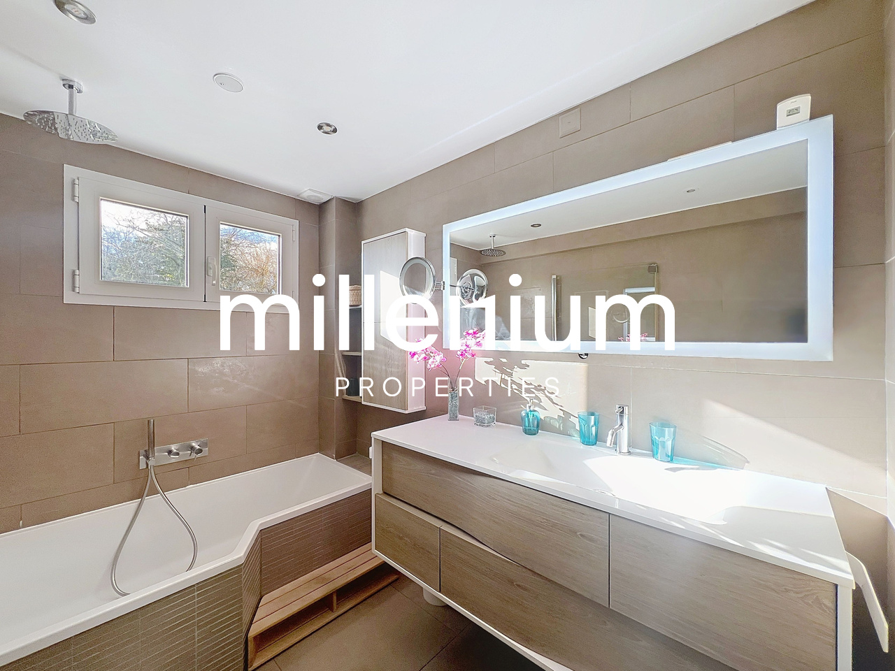 6 rooms furnished flat