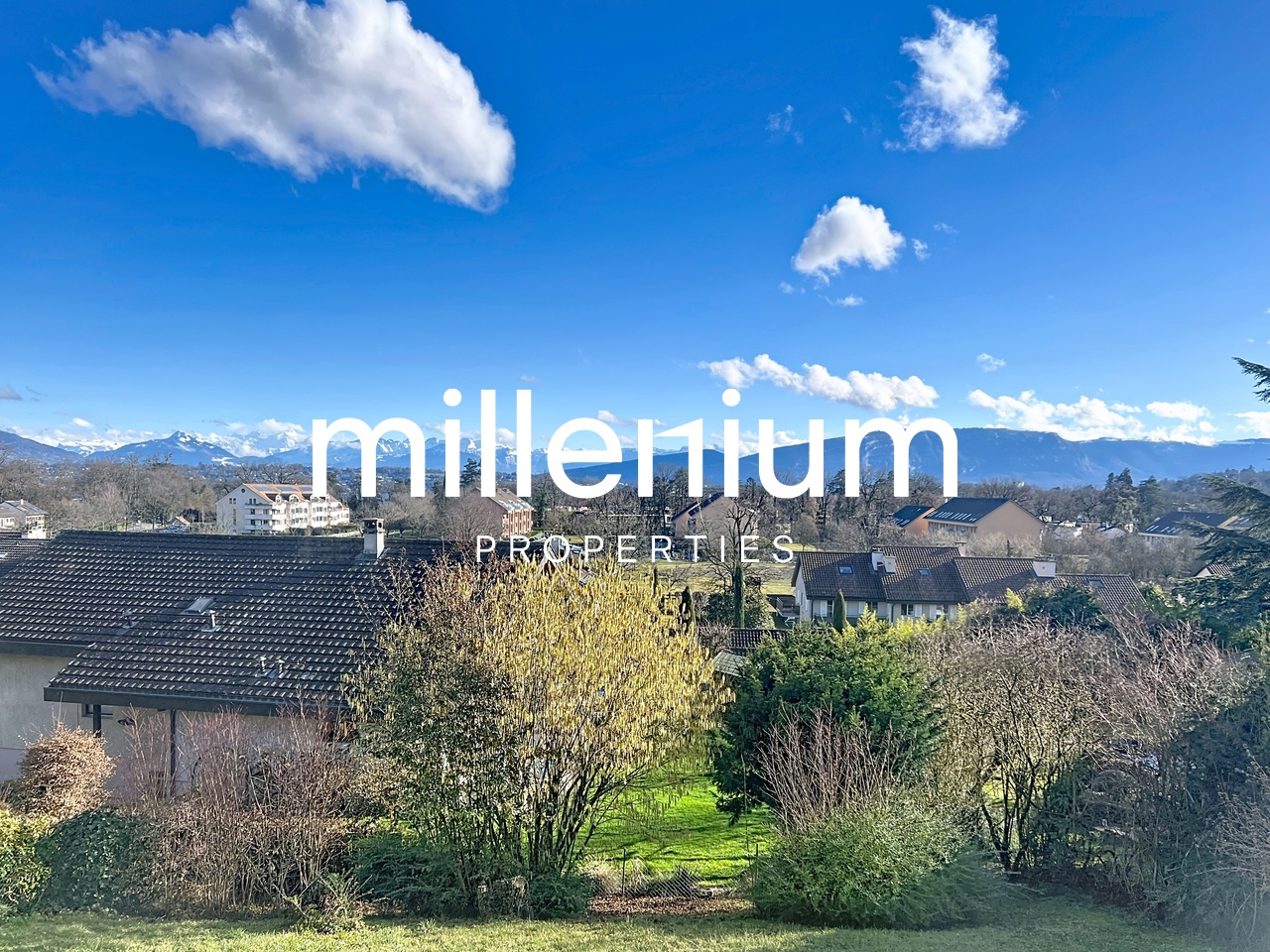 6 rooms furnished flat