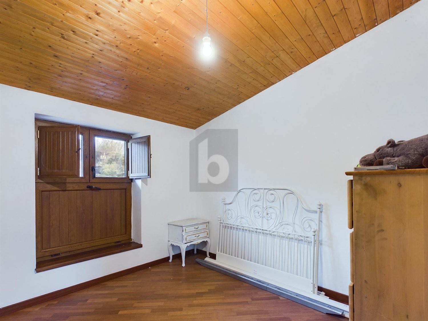 11 rooms multi family house, photo 3 of 4