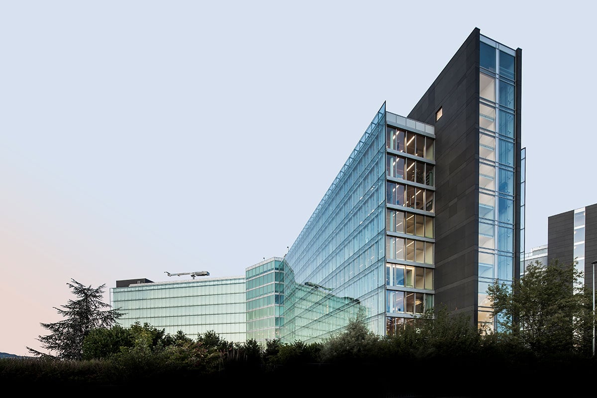 220m² office, photo 1 of 10