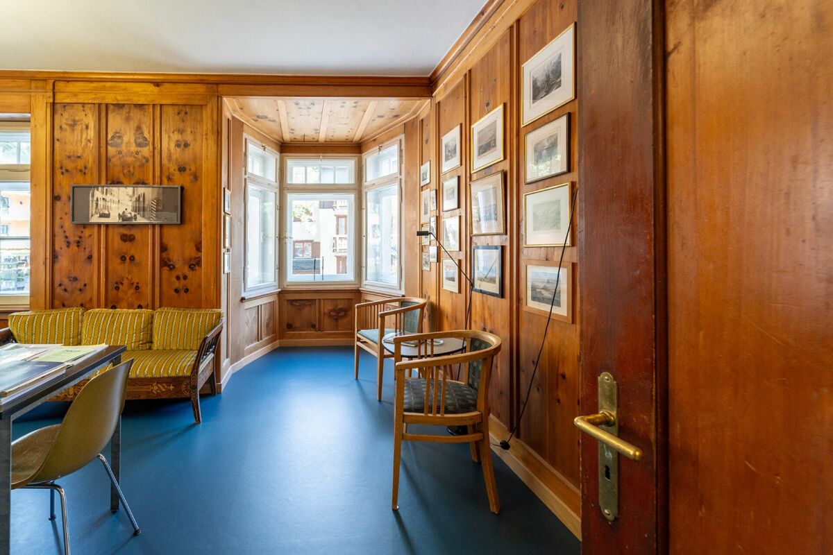 5 rooms apartment
