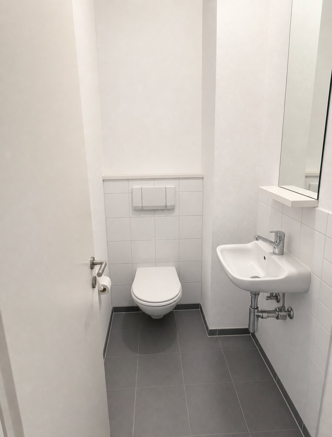 5 rooms apartment