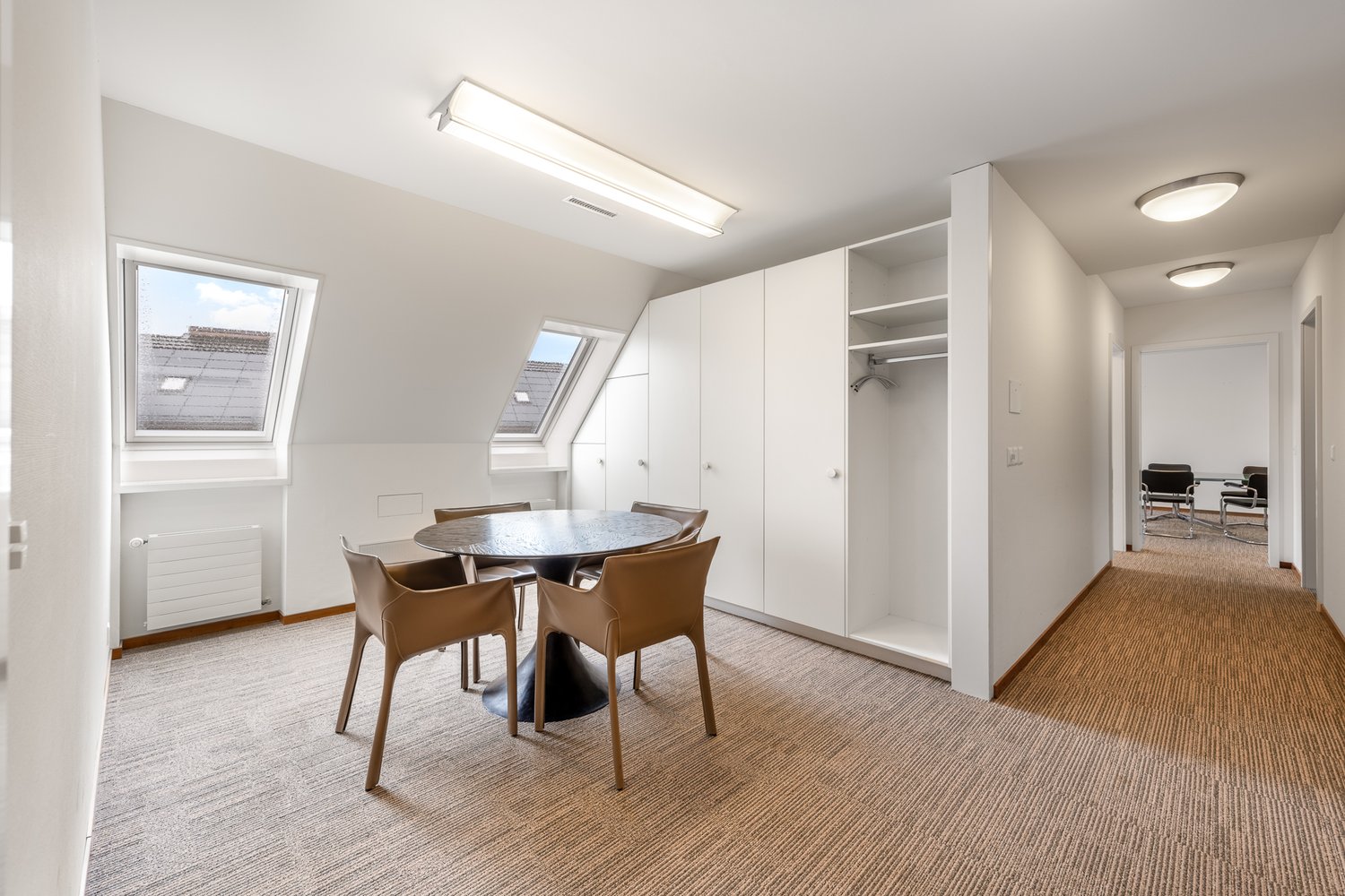 240m² office, photo 3 of 7