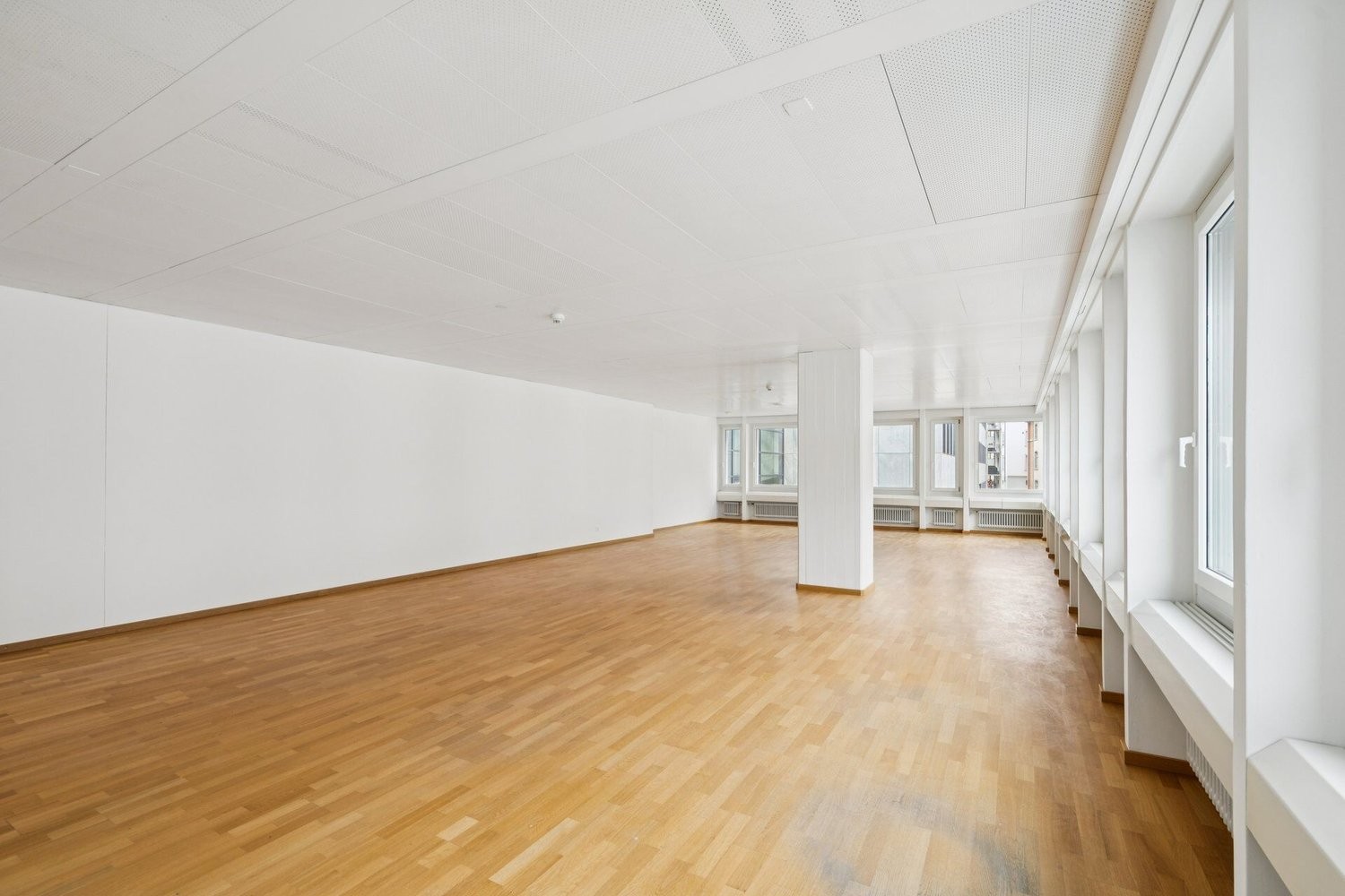 107m² office, photo 3 of 10