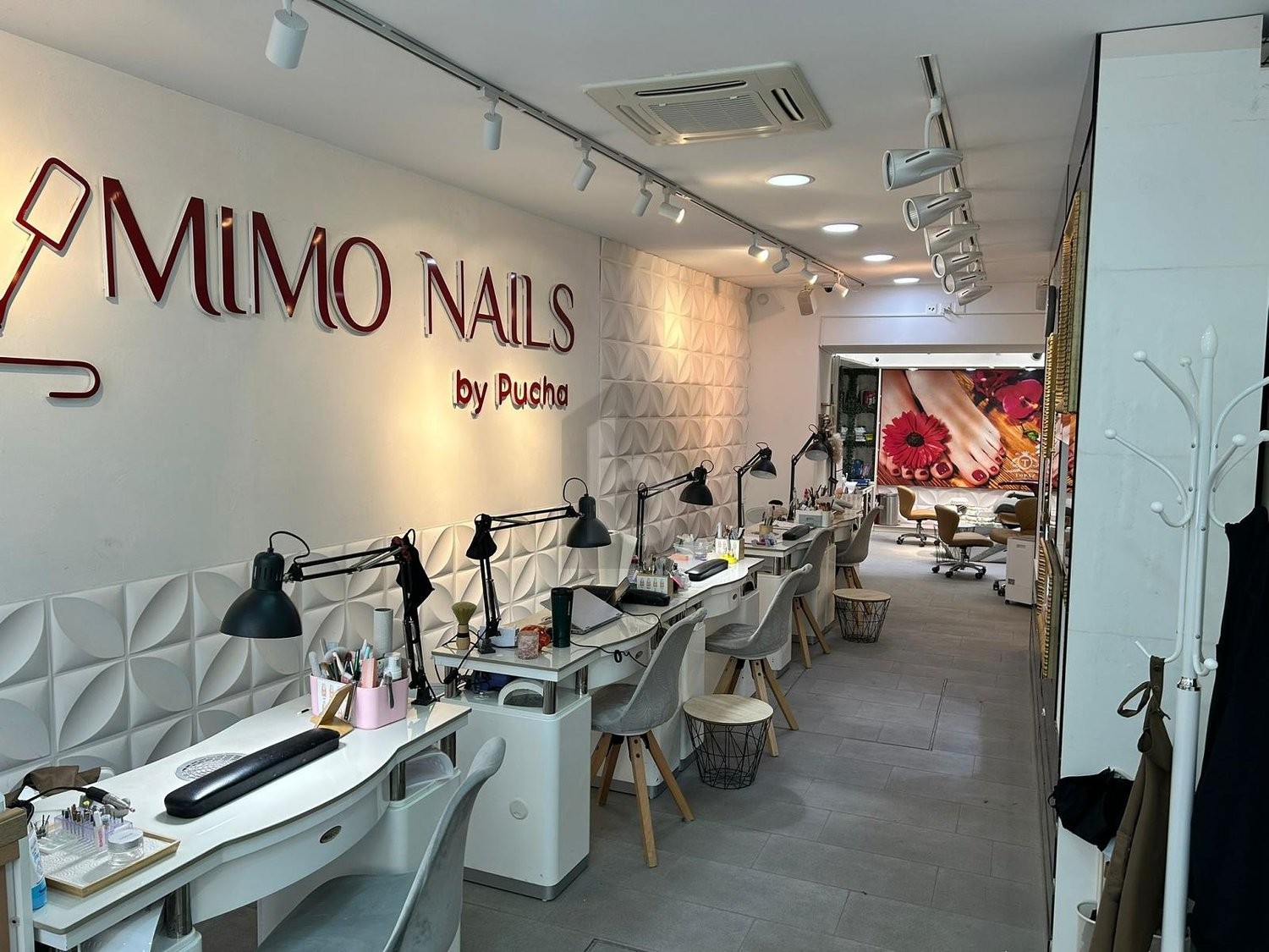 100m² shop, photo 2 of 4
