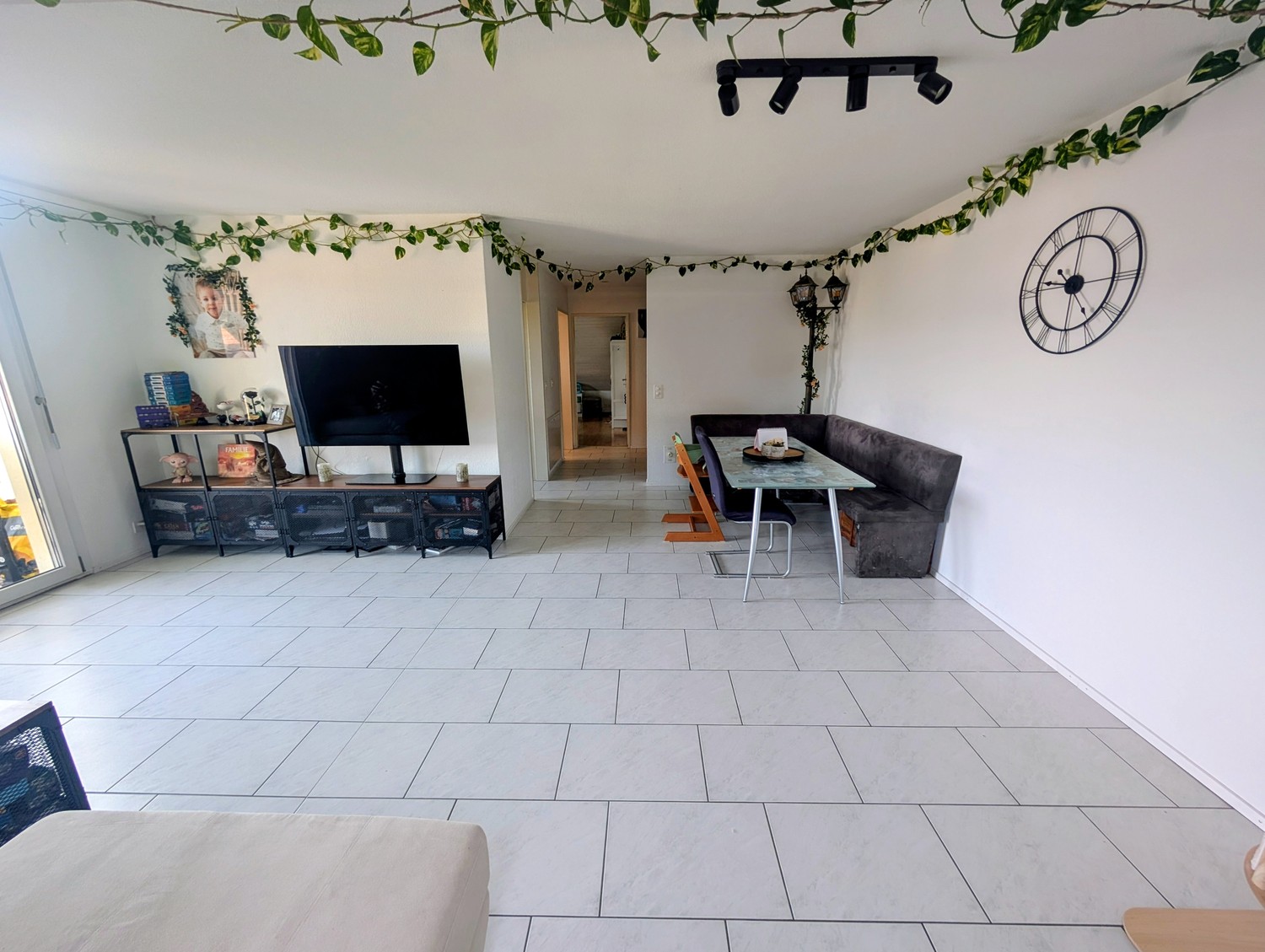 5 rooms apartment