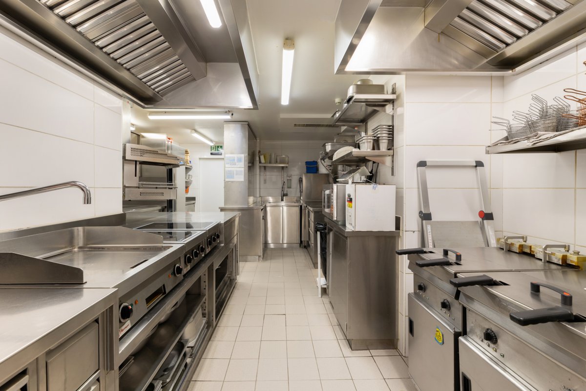 400m² restaurant
Irish Pub for lease
In Basel in a prime location.
For more information please contact us via email., photo 6 of 8