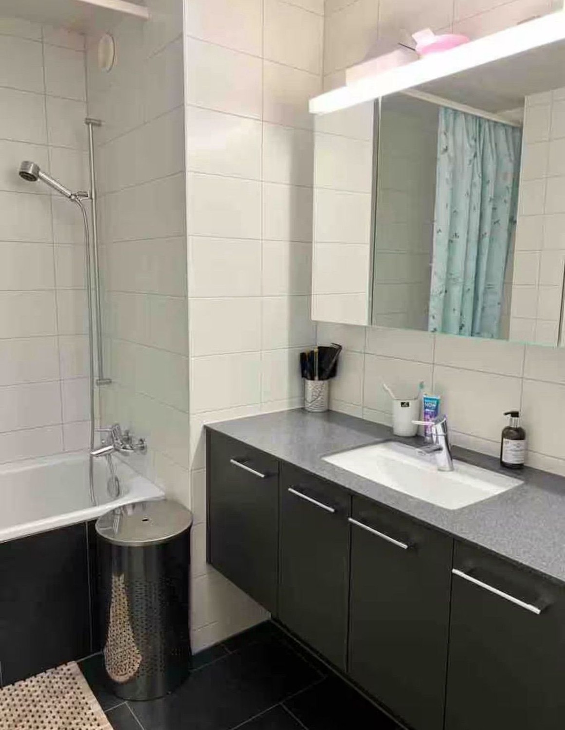 6 rooms apartment