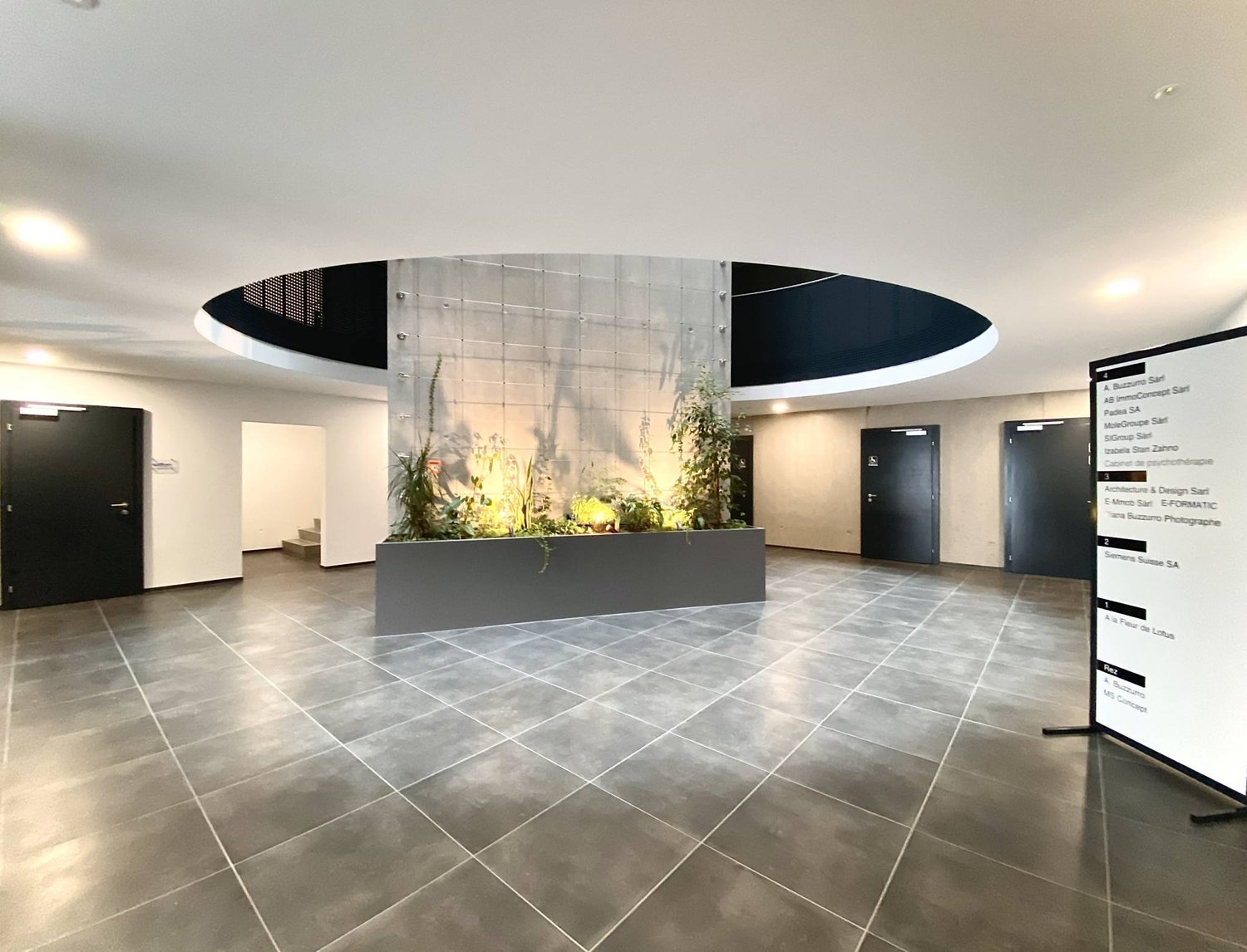303m² commercial, photo 5 of 6