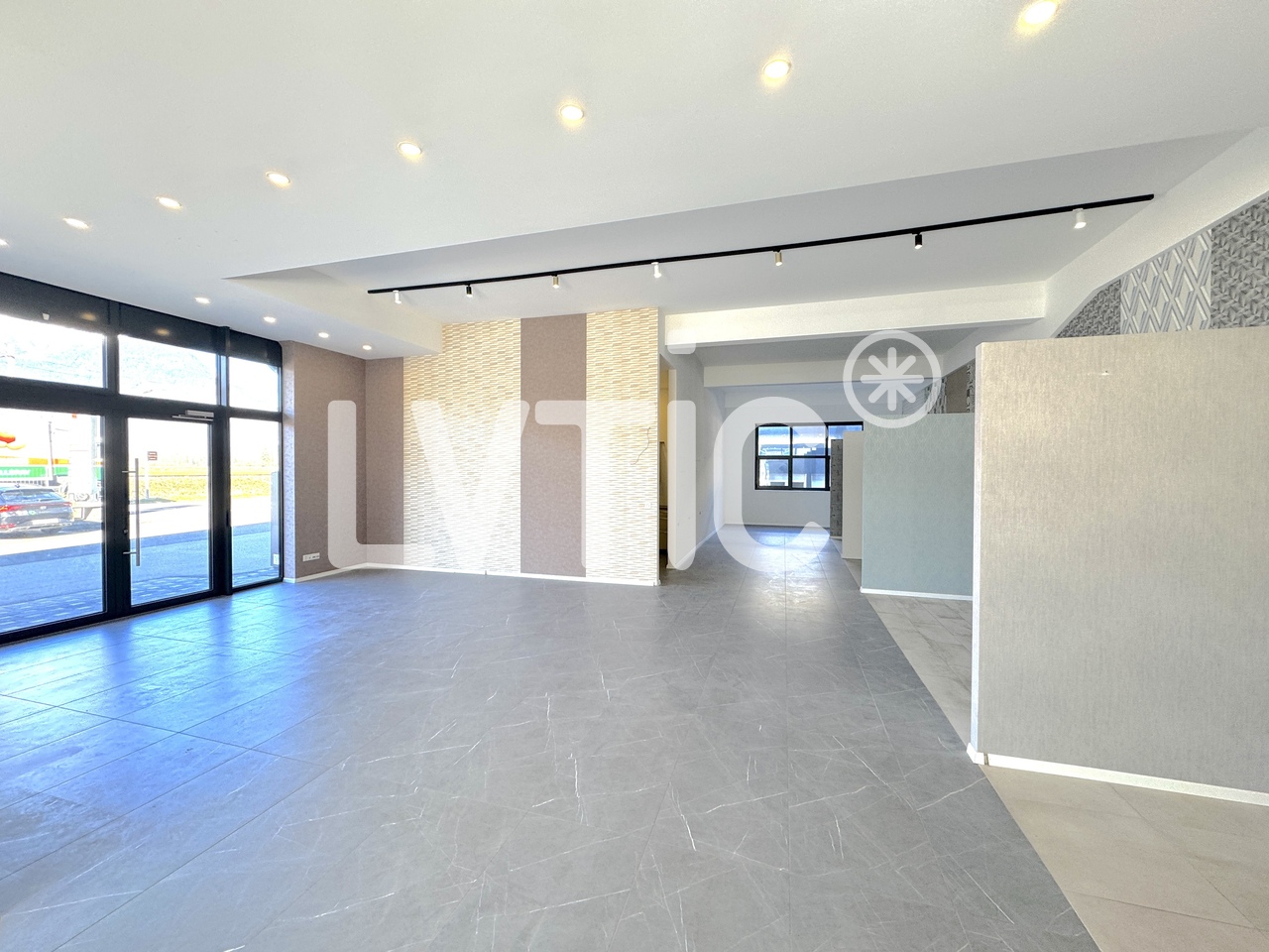 225m² shop, photo 4 of 7