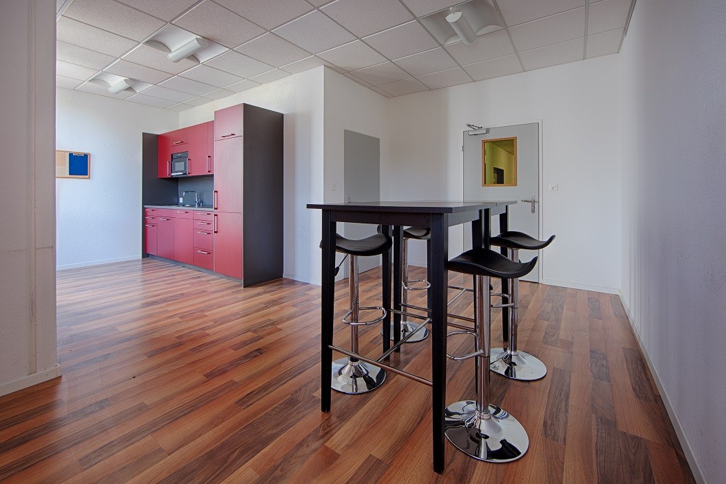 485m² office