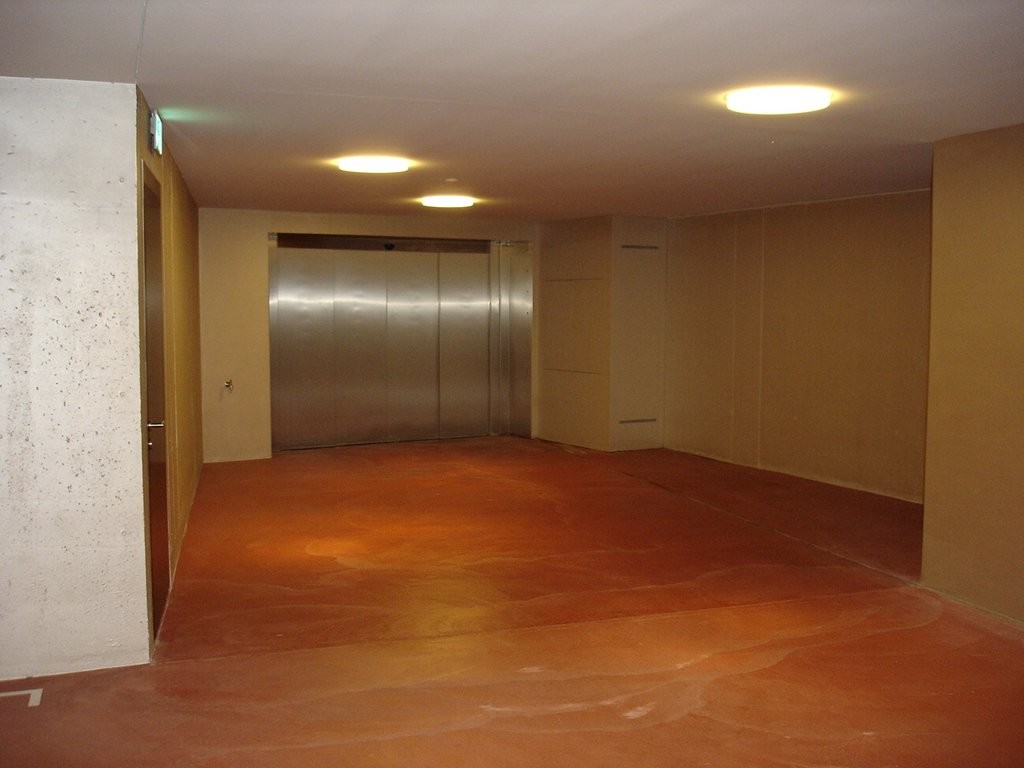 Underground slot, photo 3 of 6