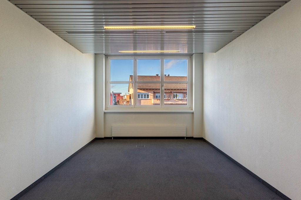 Office, photo 1 of 4