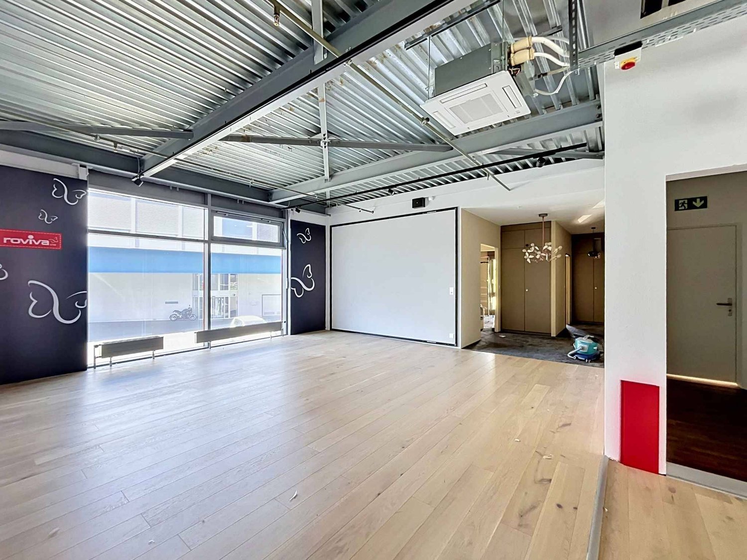 765m² commercial, photo 3 of 10