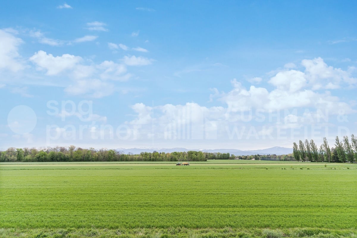 300m² commercial, photo 2 of 10