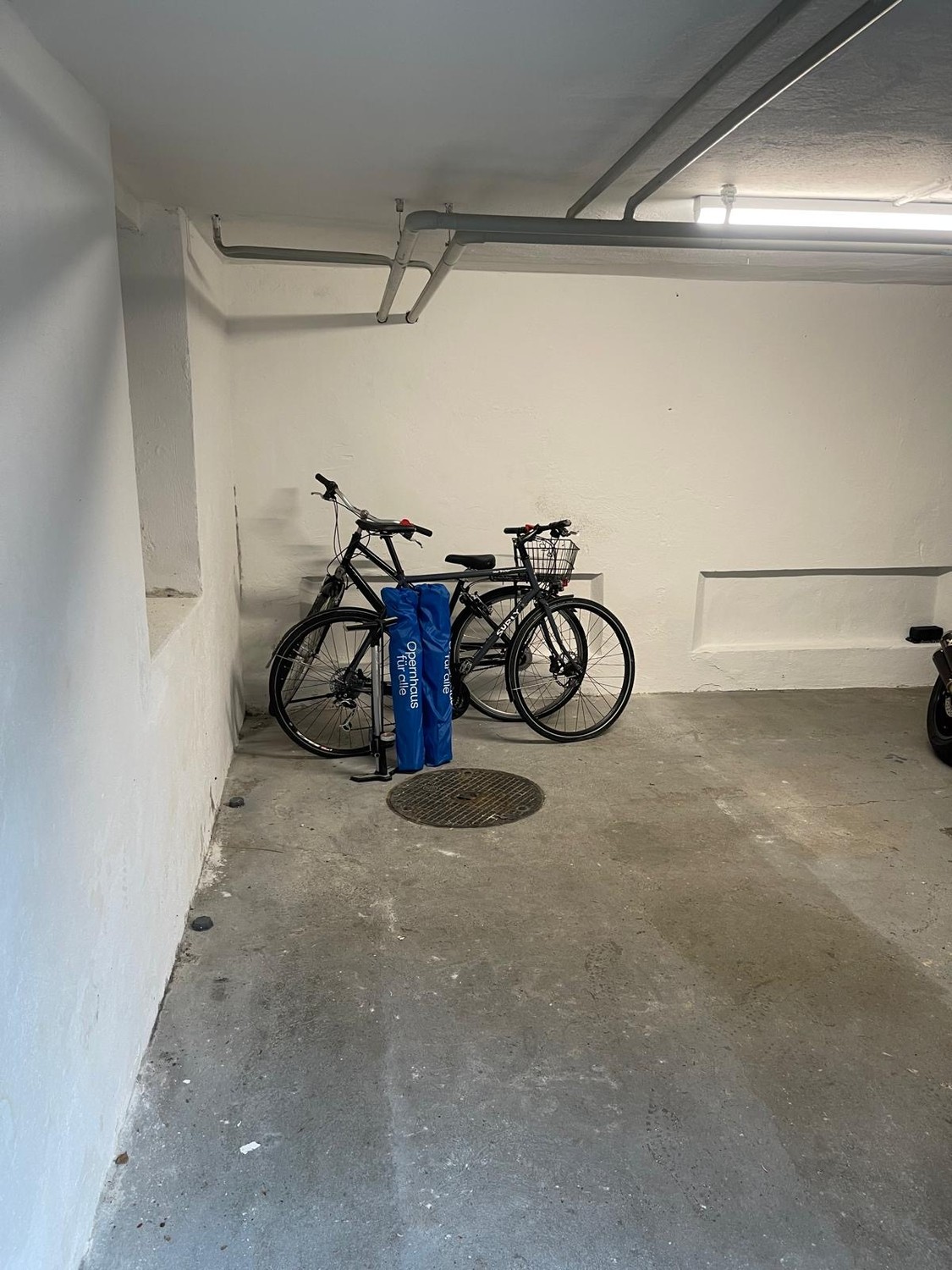 Single garage, photo 2 of 5