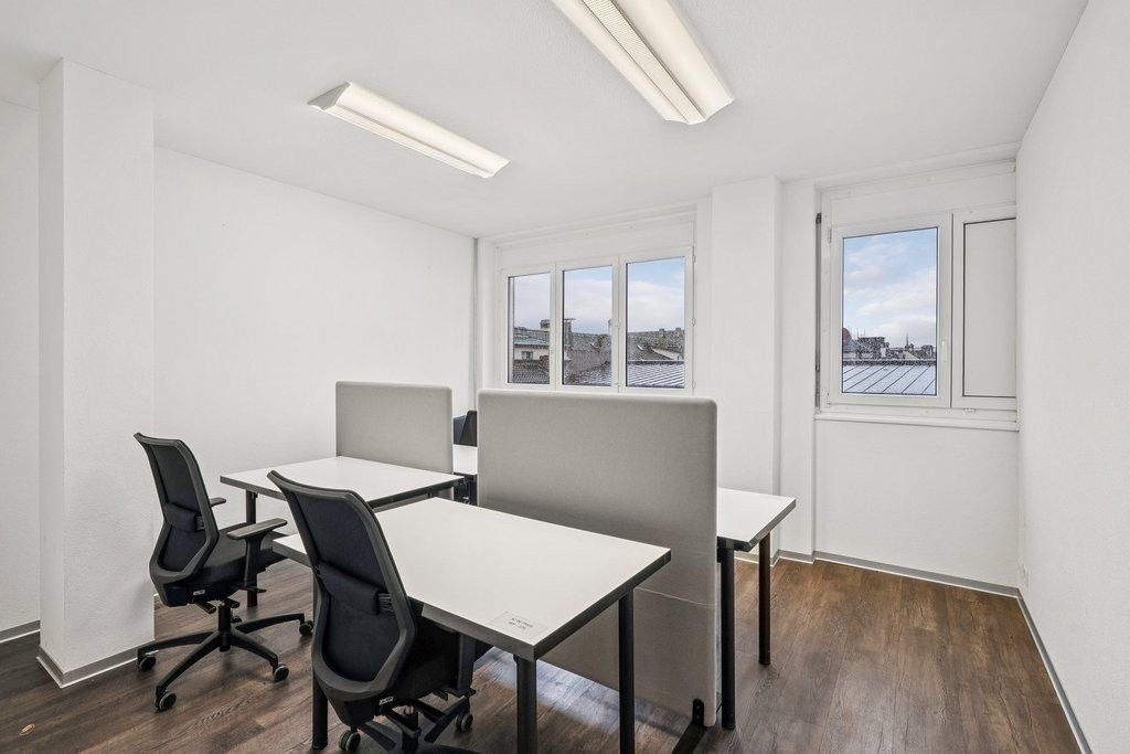 180m² office