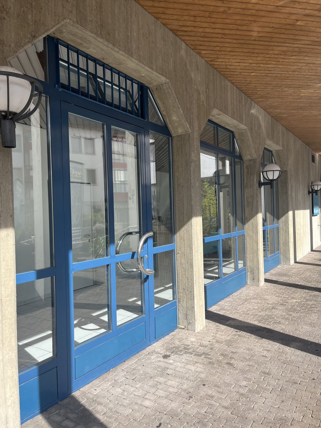 52m² shop, photo 2 of 4