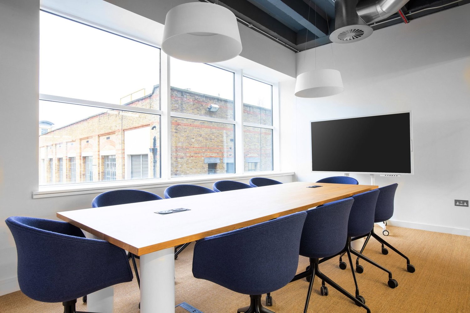 300m² office