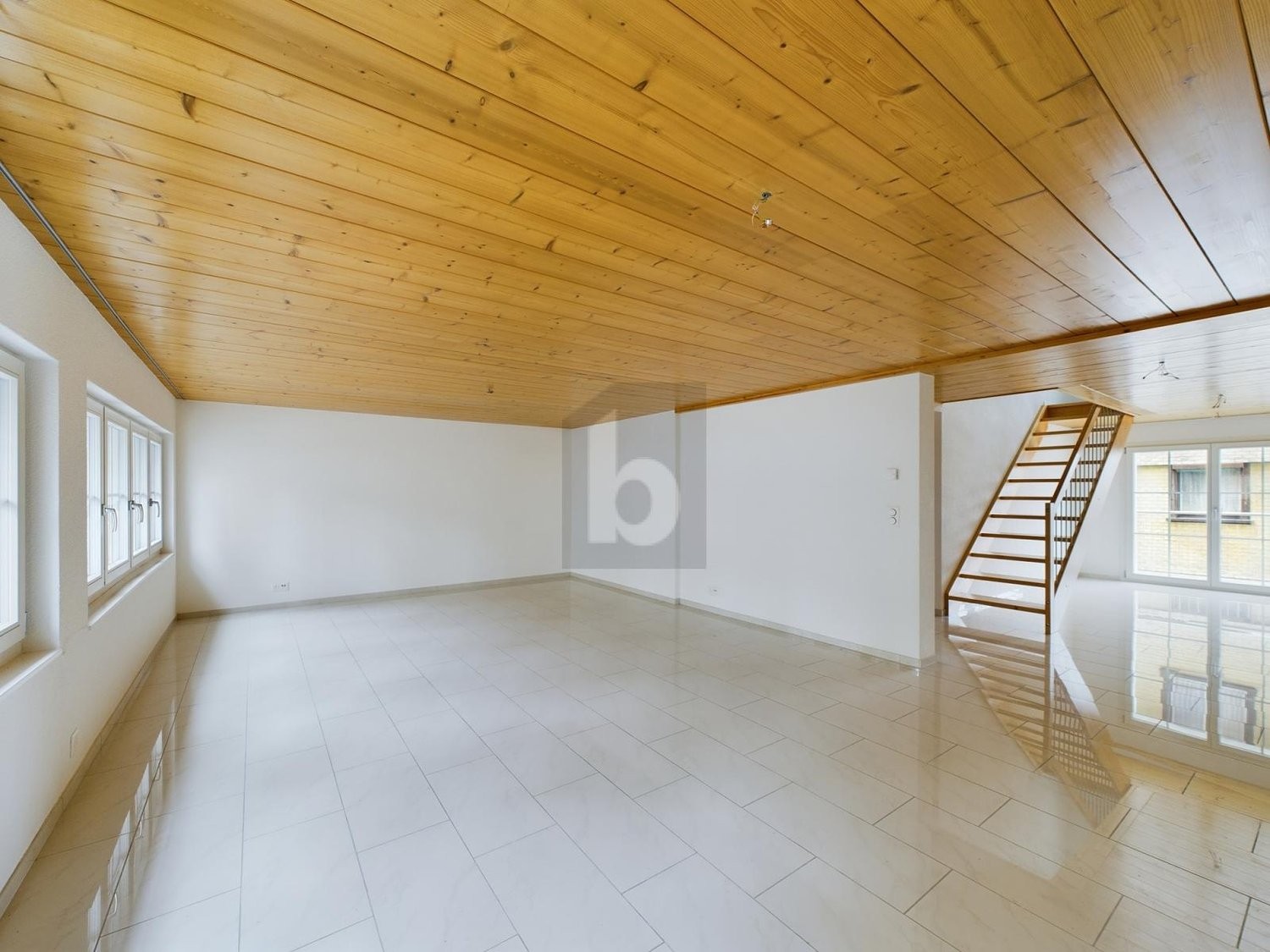 7 rooms row house, photo 2 of 4