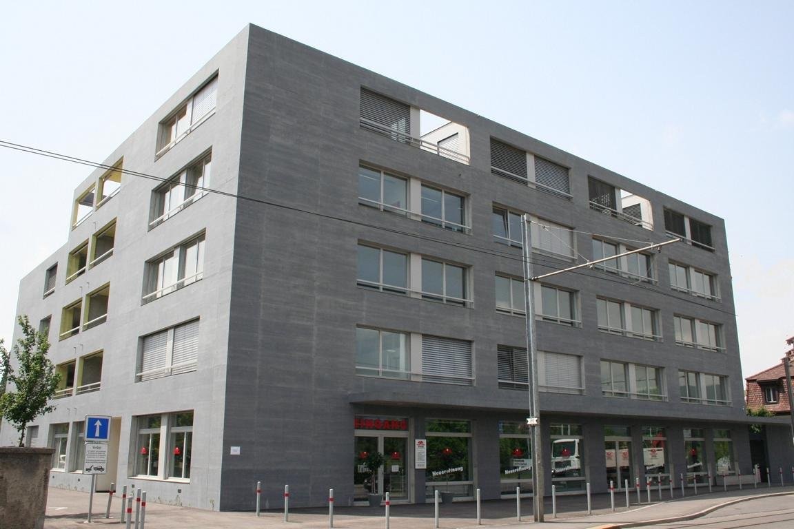 137m² commercial