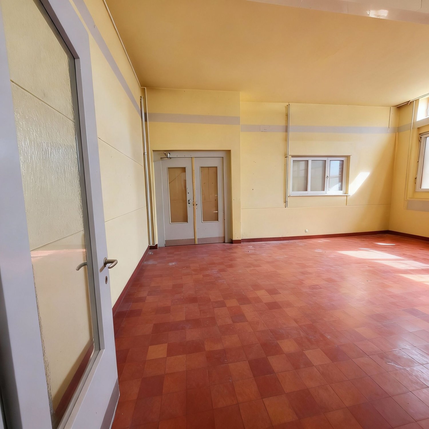 160m² office