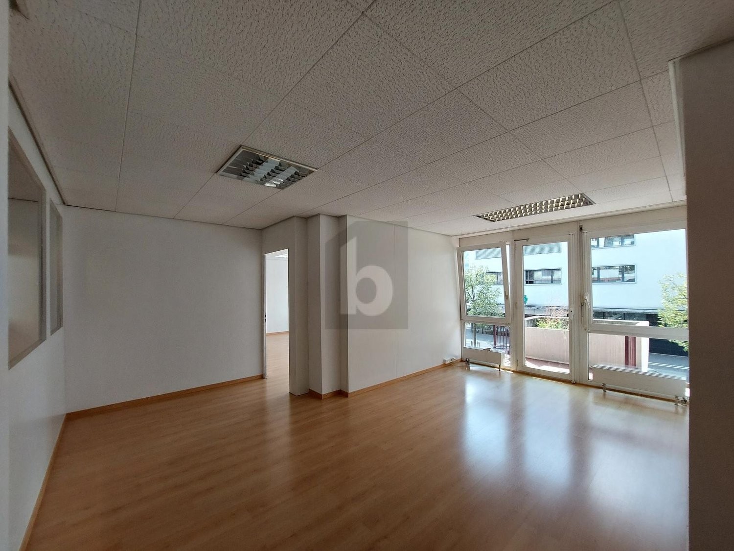 125m² office, photo 1 of 4