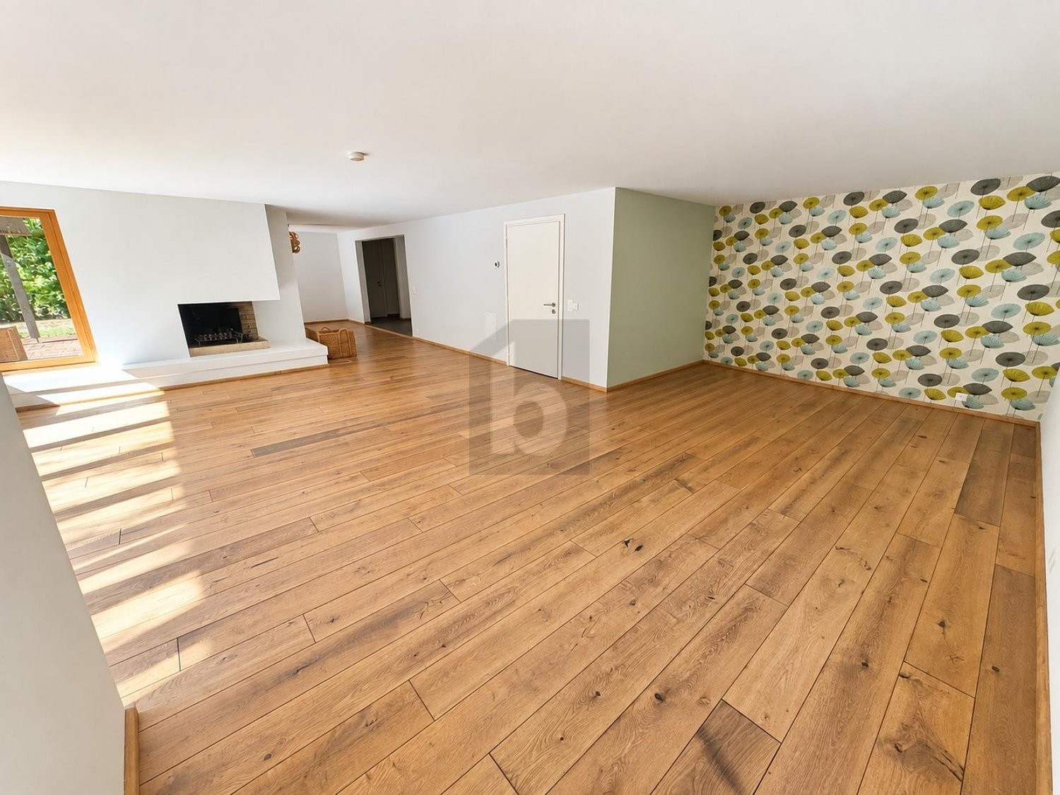 7 rooms villa, photo 3 of 4