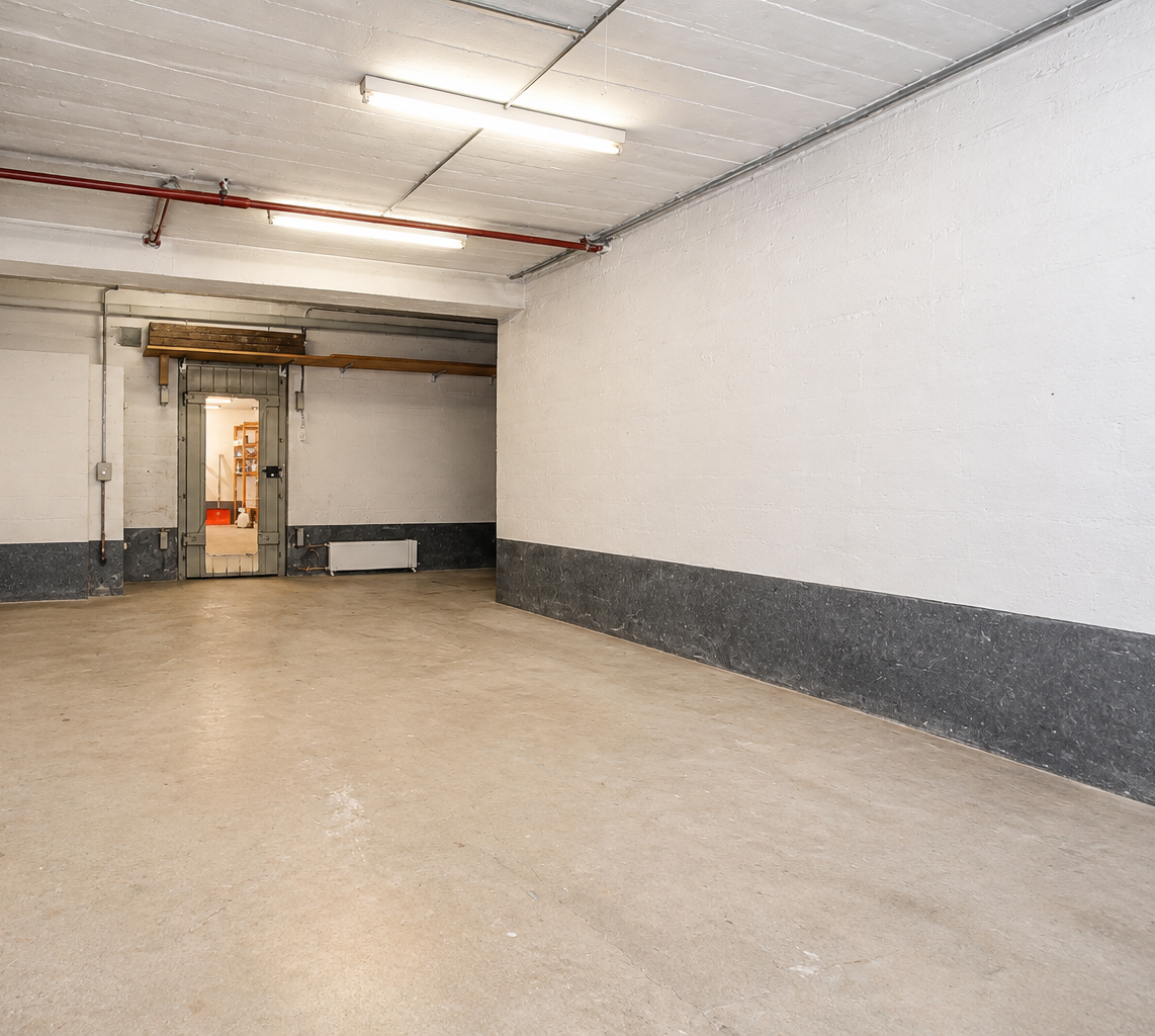 140m² office