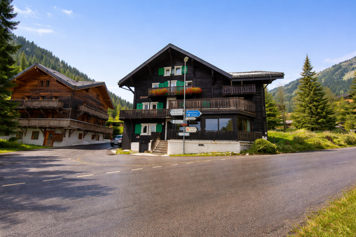 16 rooms chalet, photo 1 of 10