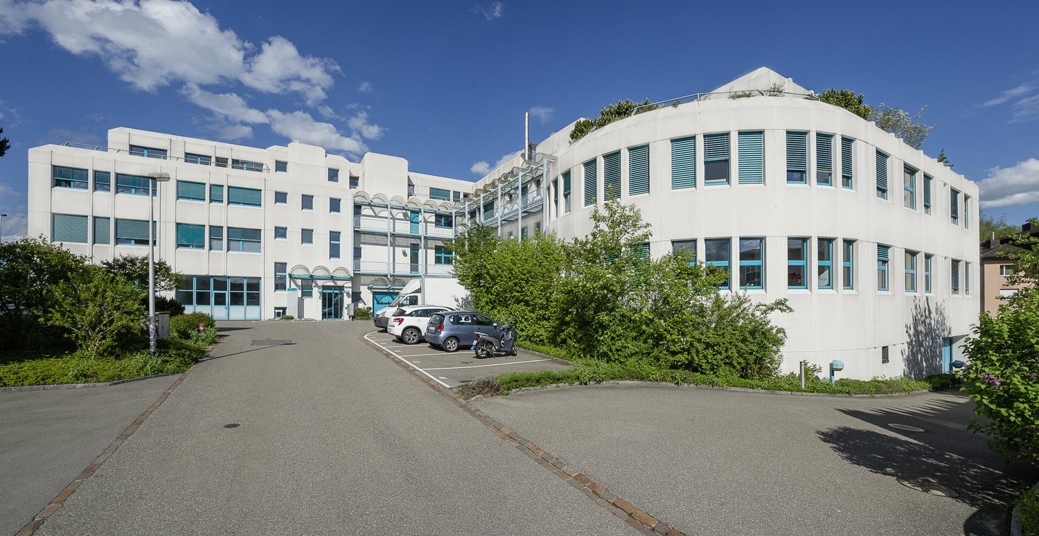 135m² office