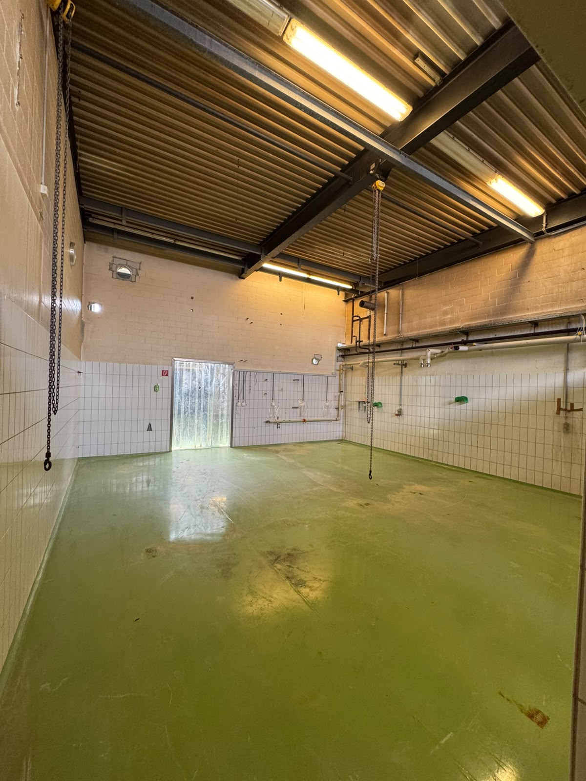 850m² commercial
